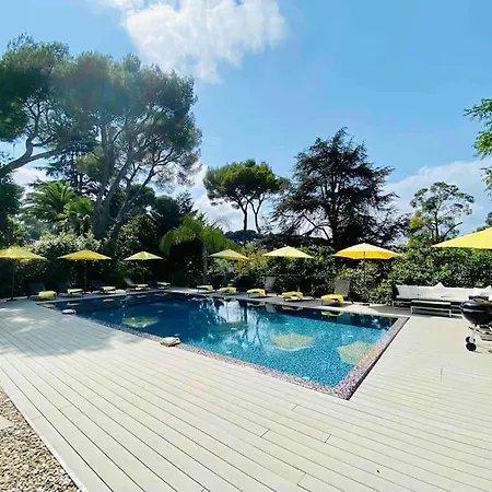 Beautiful 5 Bedroom With Direct Sea View アンティーブ