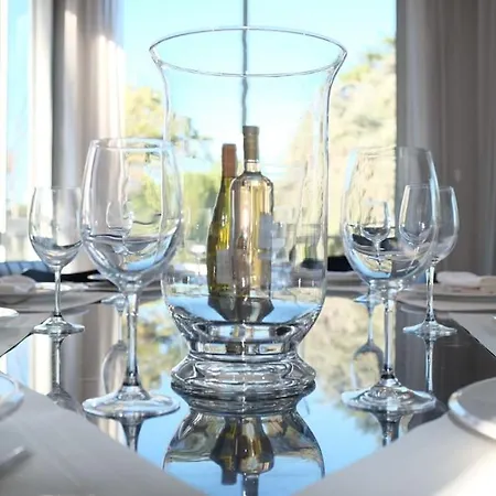 Vila Beautiful 5 Bedroom With Direct Sea View