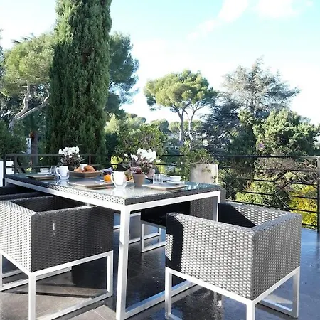 Vila Beautiful 5 Bedroom With Direct Sea View