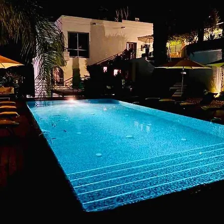 Vila Beautiful 5 Bedroom With Direct Sea View *