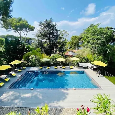 Vila Beautiful 5 Bedroom With Direct Sea View