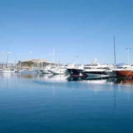 Vila Beautiful 5 Bedroom With Direct Sea View *