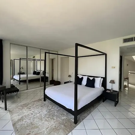 Beautiful 5 Bedroom With Direct Sea View * أنتيب
